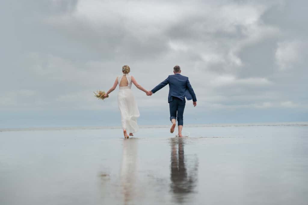 Ungestellte Bilder während der Hochzeit bewahren